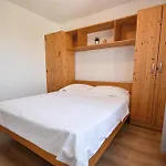 Apartament With Parking Space Banjol, Rab - 14134 *