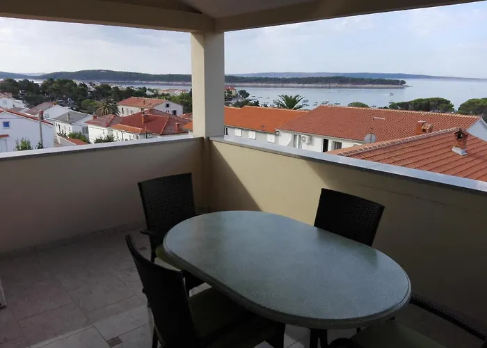 Apartamento With Parking Space Banjol, Rab - 14134 Banjol