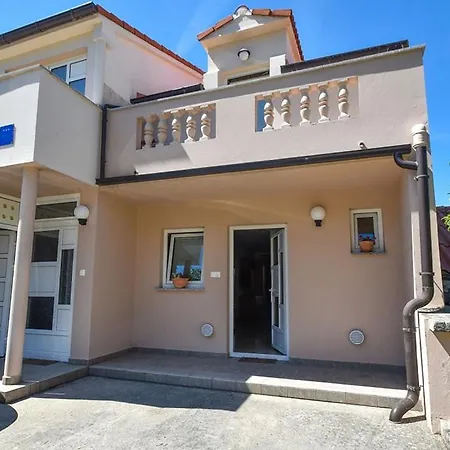 With Parking Space Banjol, Rab - 14134 شقة Banjol