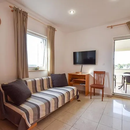 With Parking Space Banjol, Rab - 14134 شقة Banjol